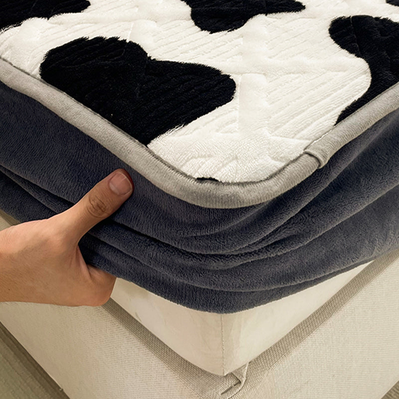 Modern Fitted Sheet Cartoon Print Wrinkle-Free Fade Resistant Flannel Fitted Sheet