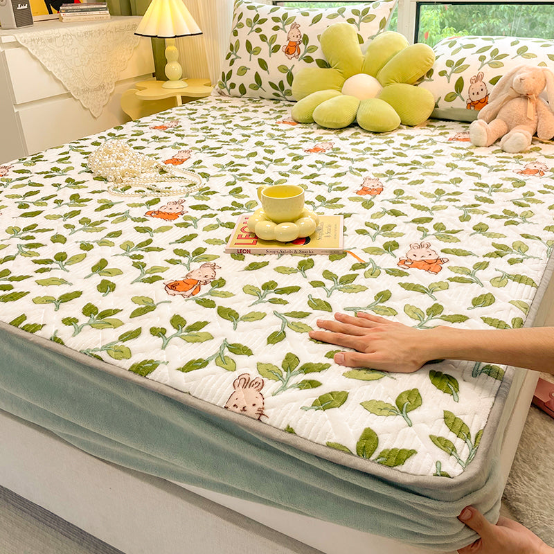 Modern Fitted Sheet Cartoon Print Wrinkle-Free Fade Resistant Flannel Fitted Sheet