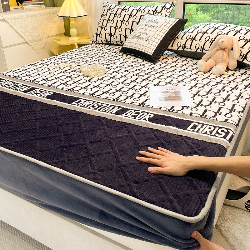 Modern Fitted Sheet Cartoon Print Wrinkle-Free Fade Resistant Flannel Fitted Sheet