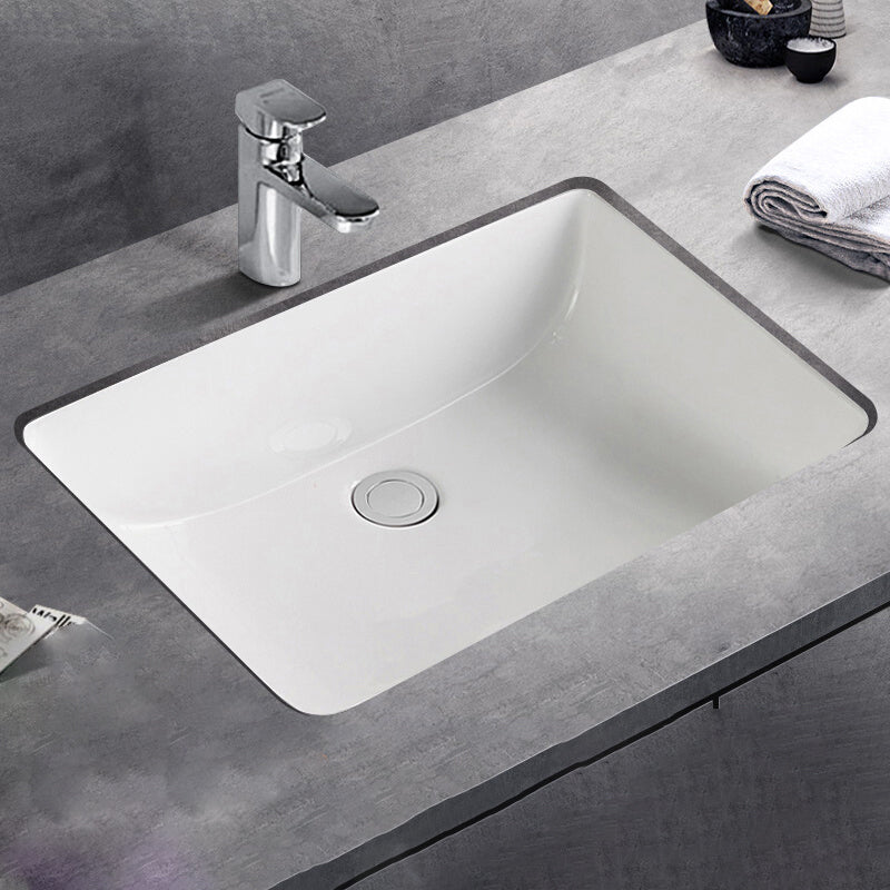Modern Porcelain Bathroom Sink in White with Overflow Undermount Sink
