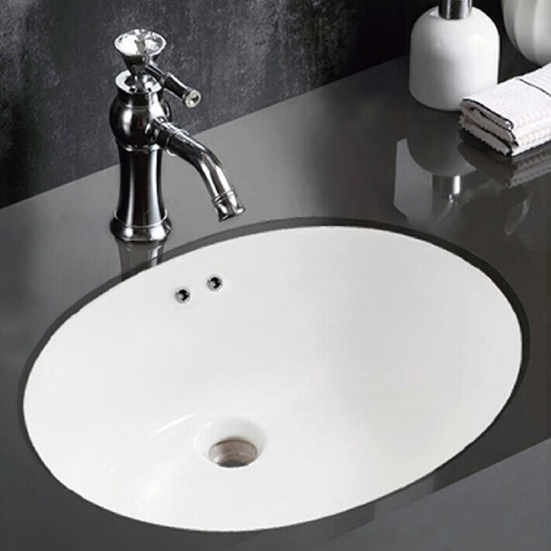 Modern Porcelain Bathroom Sink in White with Overflow Undermount Sink