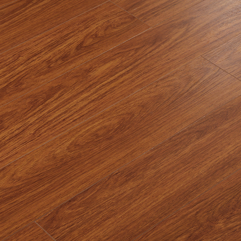 Tradition Pine Wood Hardwood Flooring Smooth Waterproof Solid Wood Flooring