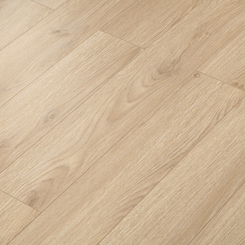 Tradition Pine Wood Hardwood Flooring Smooth Waterproof Solid Wood Flooring