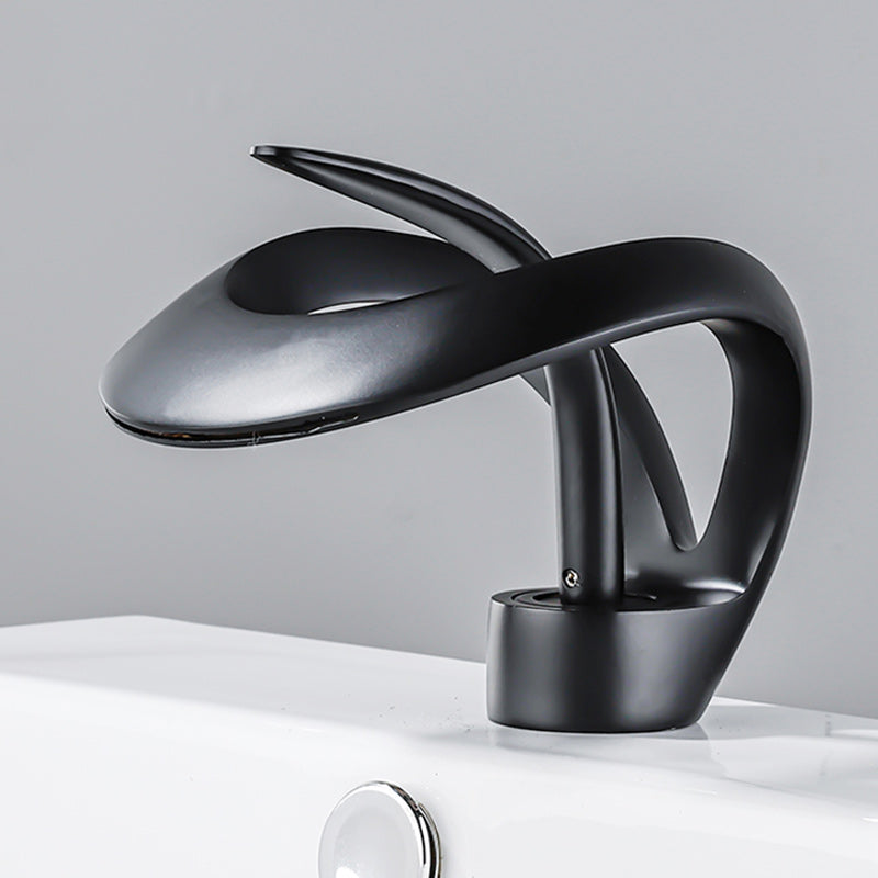 Luxury Single Handle Sink Faucet Brass Bathroom Novel Shape Faucet