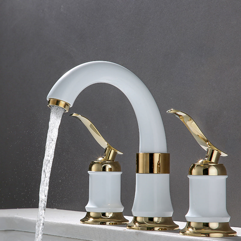 Modern Deck Mounted Lever Handle Bathroom Faucet with Handheld Shower Head