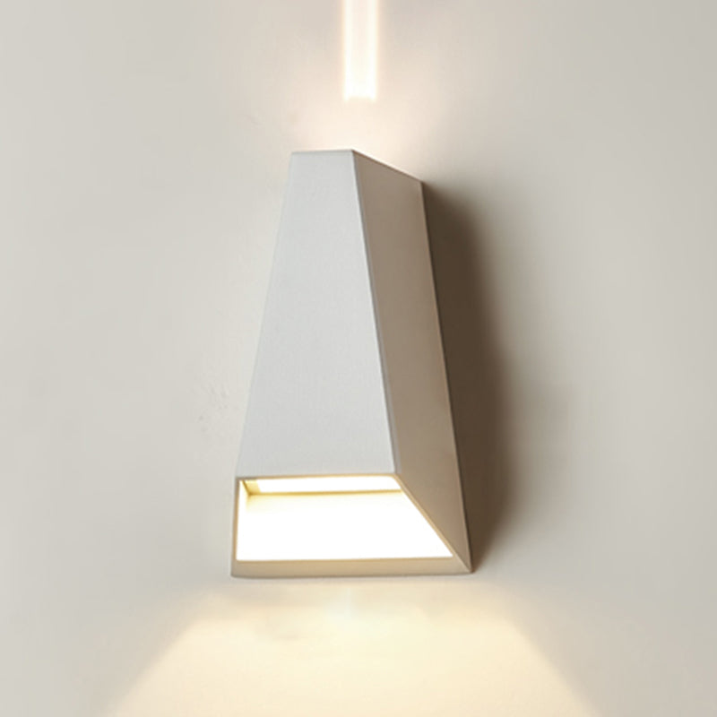 LED Modern Metal Wall Sconce Geometric Shape Wall Light with Glass Shade for Courtyard