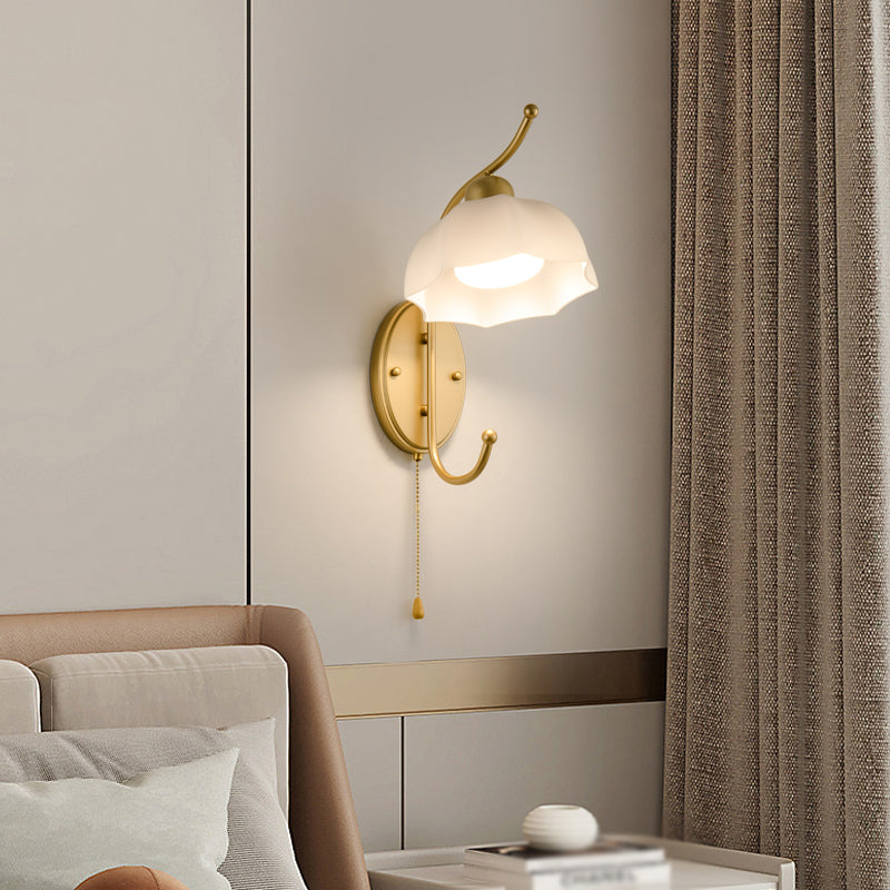 Metal Modern Wall Sconce Flower Shape Wall Light with Glass Shade for Bedroom in Gold