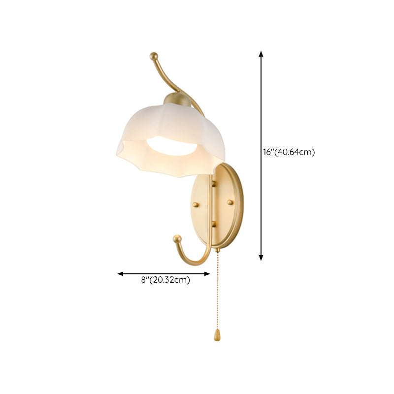 Metal Modern Wall Sconce Flower Shape Wall Light with Glass Shade for Bedroom in Gold