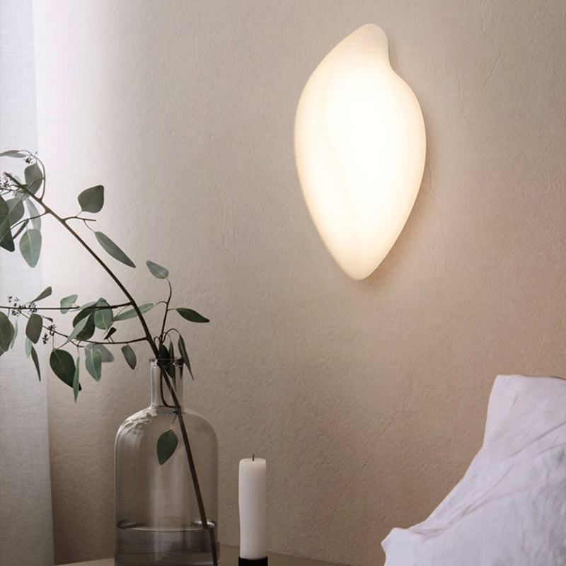 Single Modernism Wall Mounted Sconce White Acrylic Wall Light for Bedroom