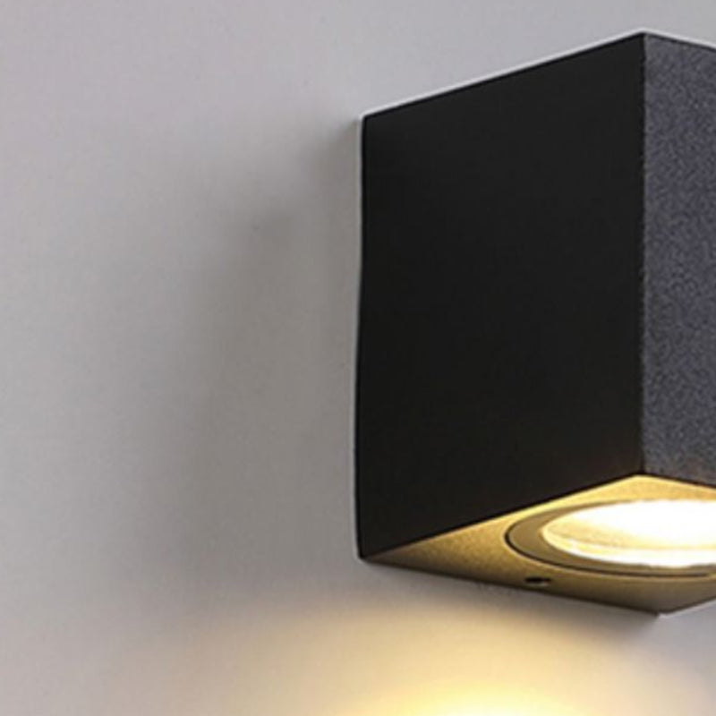 Contemporary Geometric Wall Light Aluminum & Glass Wall Sconce in Black