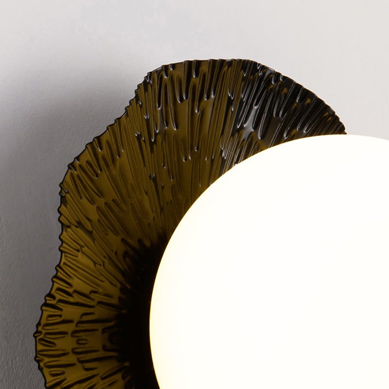 Single Modernism Golden/Black Wall Mounted Sconce Shaded Wall Light for Foyer