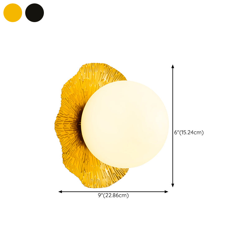 Single Modernism Golden/Black Wall Mounted Sconce Shaded Wall Light for Foyer