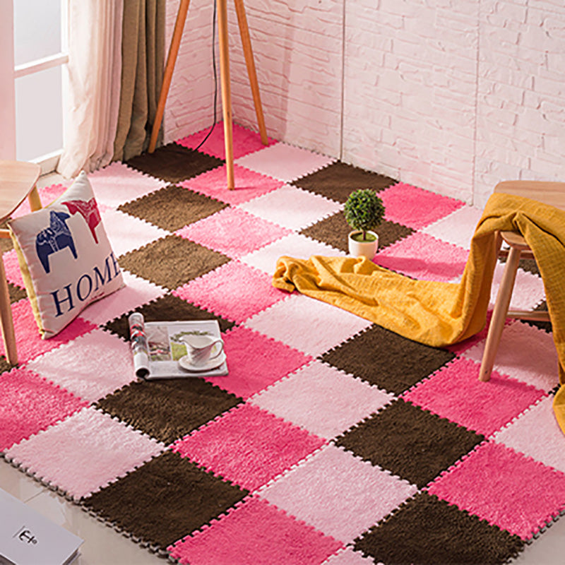 Indoor Carpet Tiles Color Block Interlocking Stain Resistant Carpet Tiles