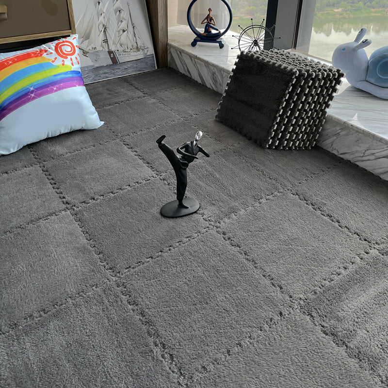 Modern Carpet Floor Tile Plush Cut Interlocking Mildew Resistant Tiles and Carpet