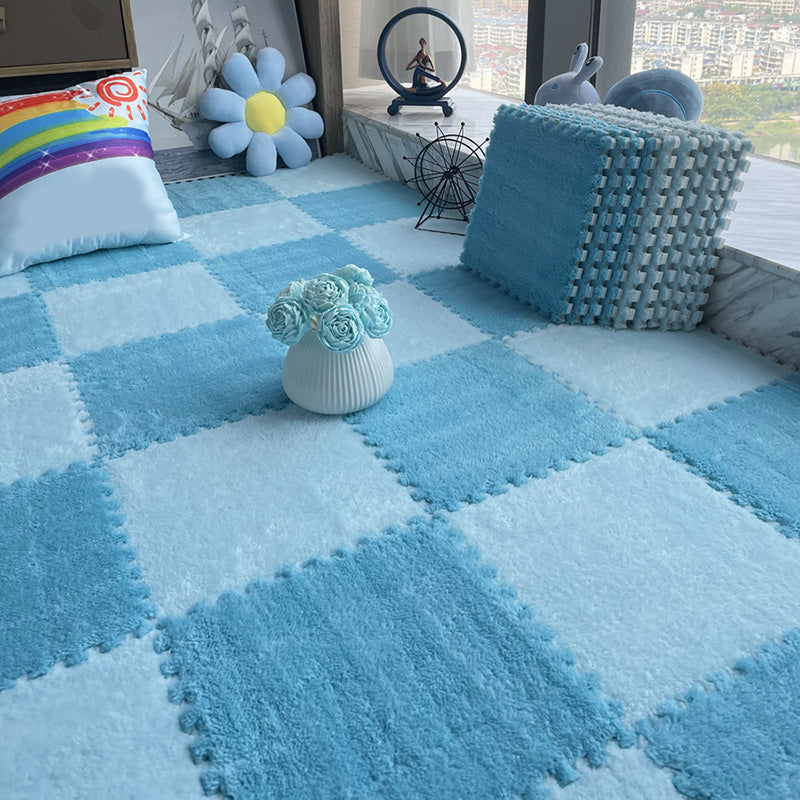 Modern Carpet Floor Tile Plush Cut Interlocking Mildew Resistant Tiles and Carpet