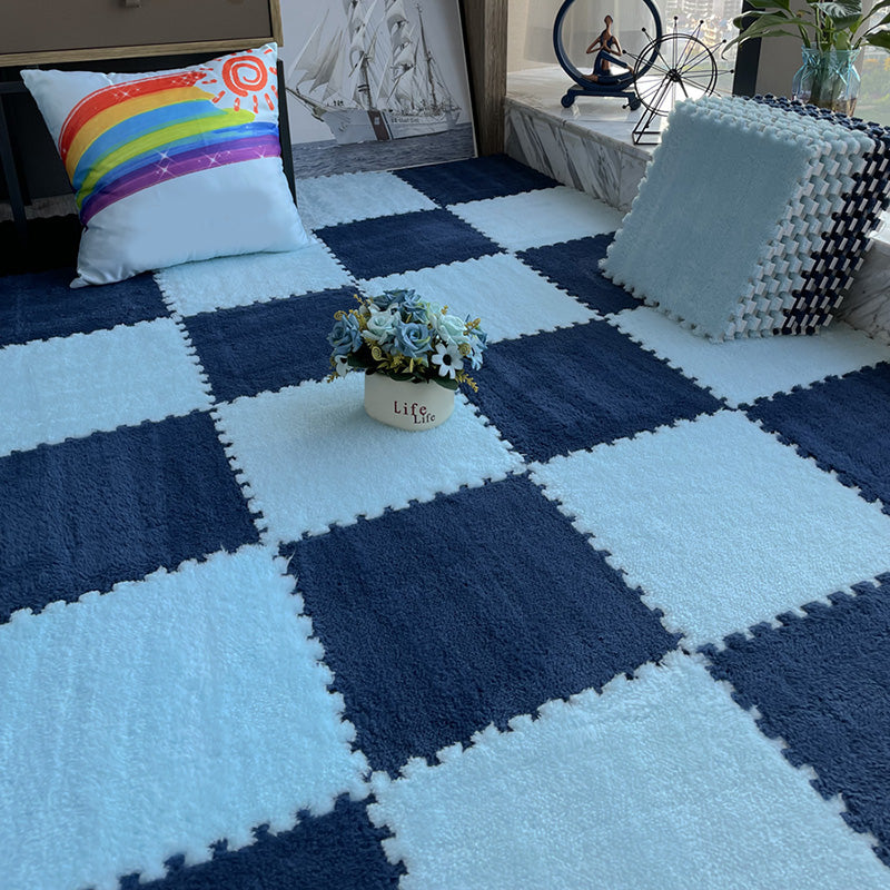 Modern Carpet Floor Tile Plush Cut Interlocking Mildew Resistant Tiles and Carpet
