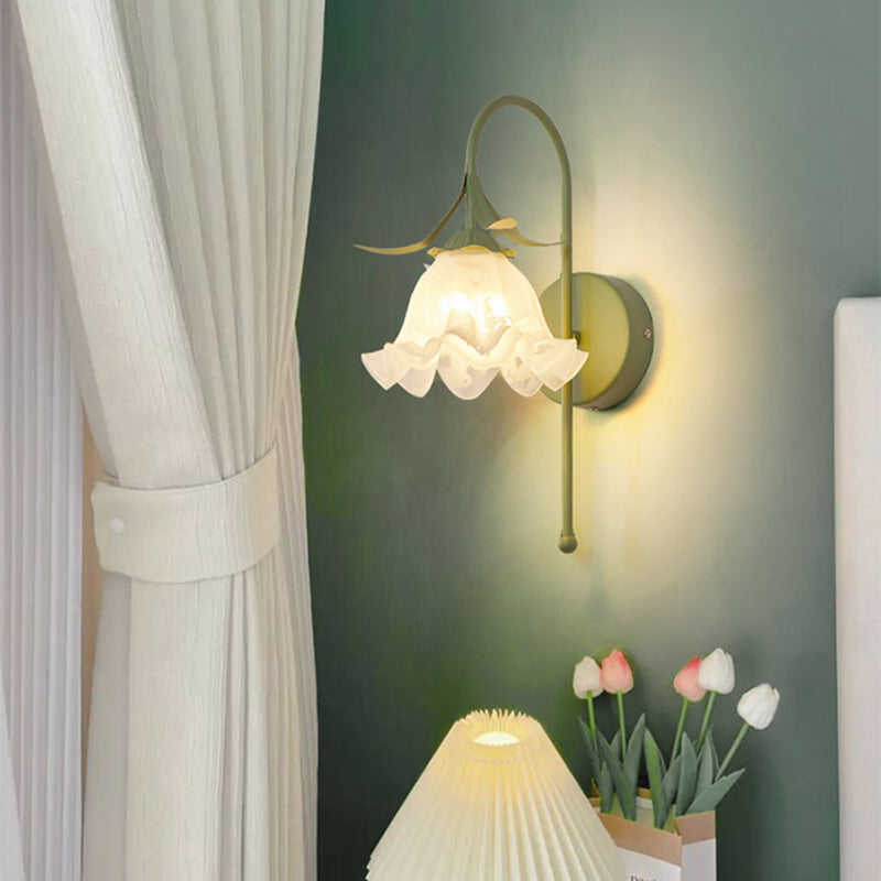 Modern Simple Wall Light Frosting Iron Flower Shape Wall Lamp for Bedroom