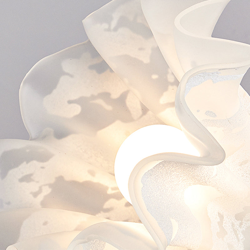 Modern Simple Wall Light Frosting Iron Flower Shape Wall Lamp for Bedroom