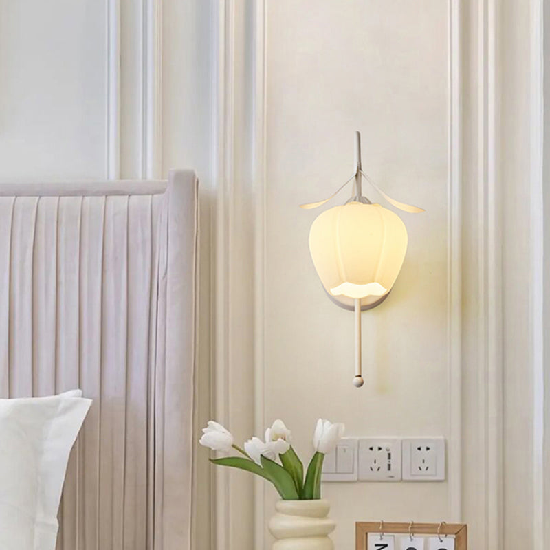 Modern Simple Wall Light Frosting Iron Flower Shape Wall Lamp for Bedroom