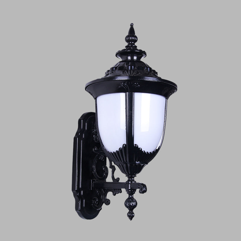 Iluminación de montaje en la pared de Urna de la granja 1 bombilla lámpara de pared de plástico lechosa apliques en negro para el patio