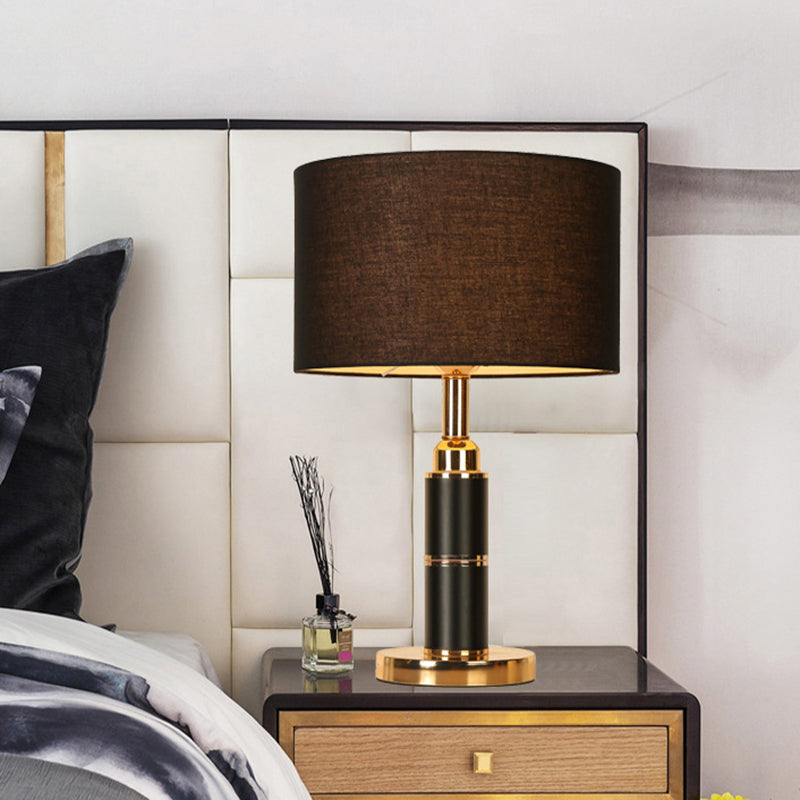 Black Drum Shape Desk Light Modern 1 Bulb Tabine Tabine Night Table For Tableau avec Cordon Plug