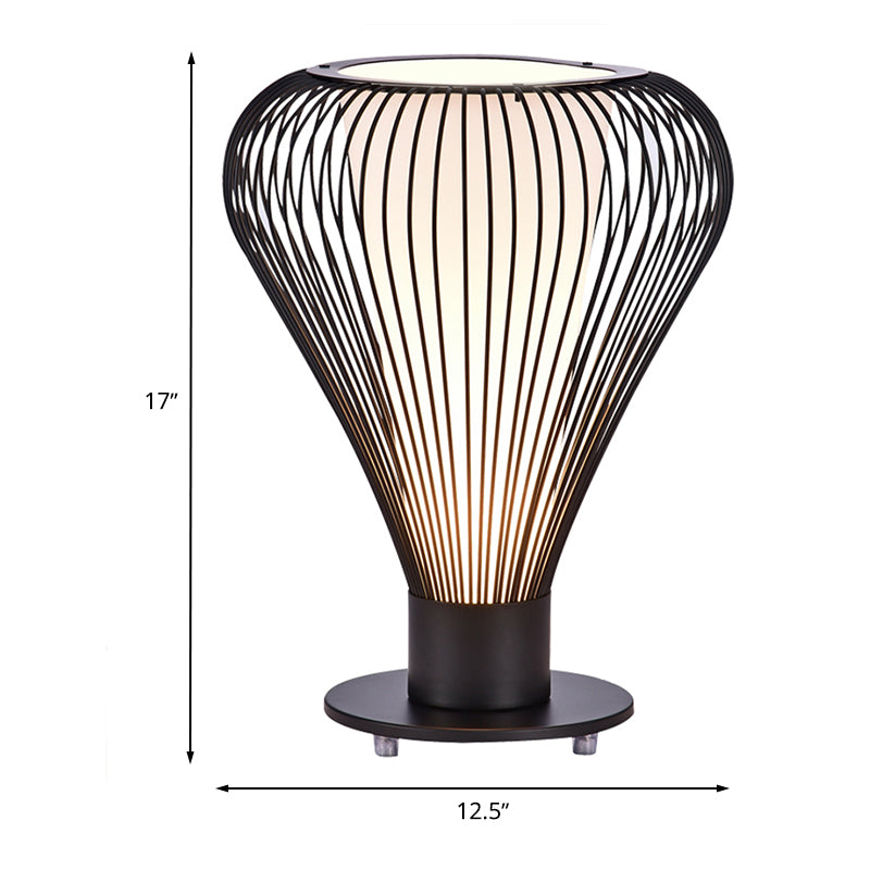 Iron Pear Cage Kleine bureaulamp Modernisme 1 kop LED-leeslamp met zwarte afwerking en kegelvormige witte glazen kap aan de binnenkant