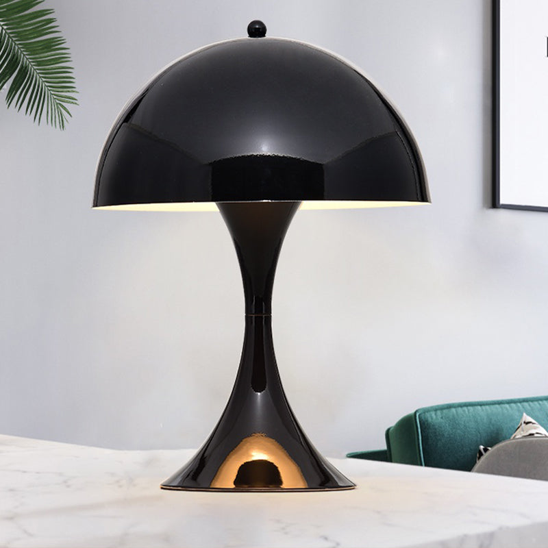 Table de nuit à champignon blanc / noir blanc Light moderne 1 lampe de bureau créative en métal clair pour le salon