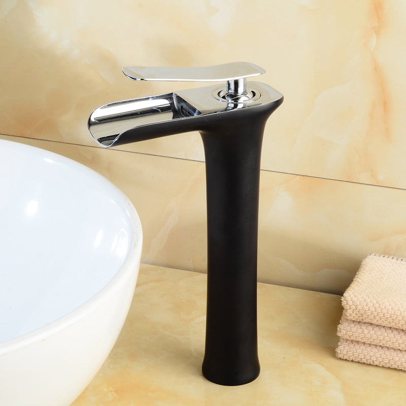 Traditional Kitchen Faucet Brass Low Profile Standard Kitchen Faucets with Single Handle