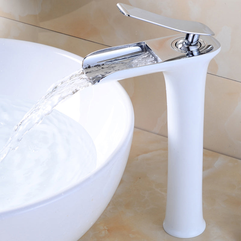 Traditional Kitchen Faucet Brass Low Profile Standard Kitchen Faucets with Single Handle