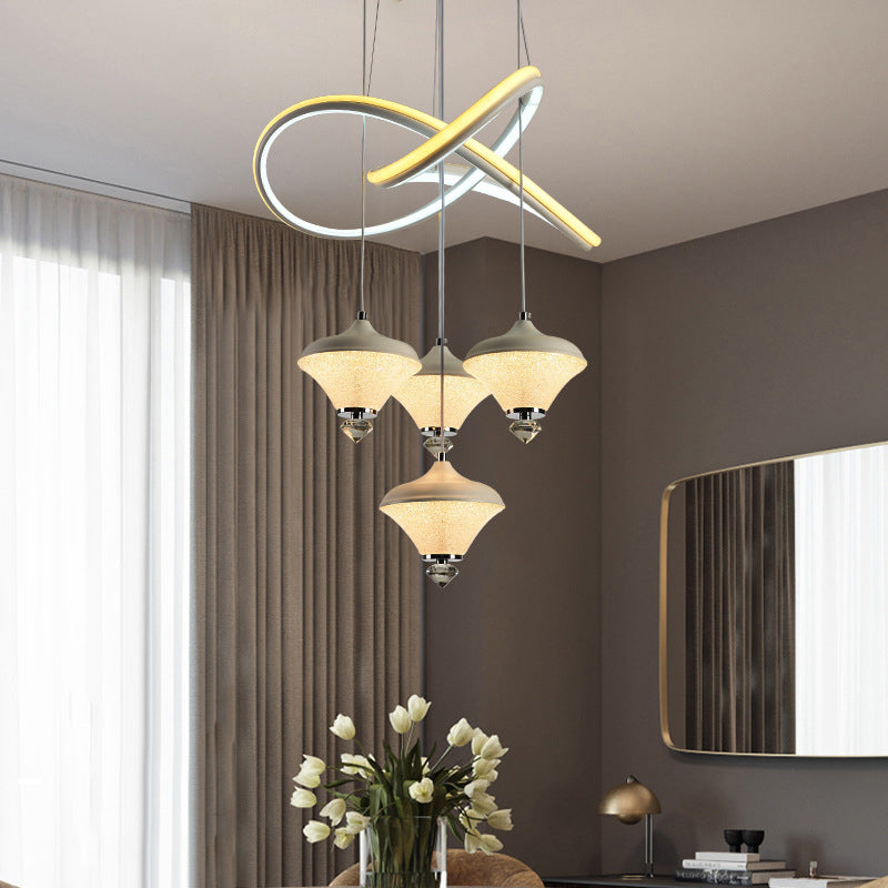 Modernes Gyroskop-LED LED Multiple Hanging Light Acryl 4-Kopf-Esszimmer-Anhängerlampe in Weiß mit Streifenregal