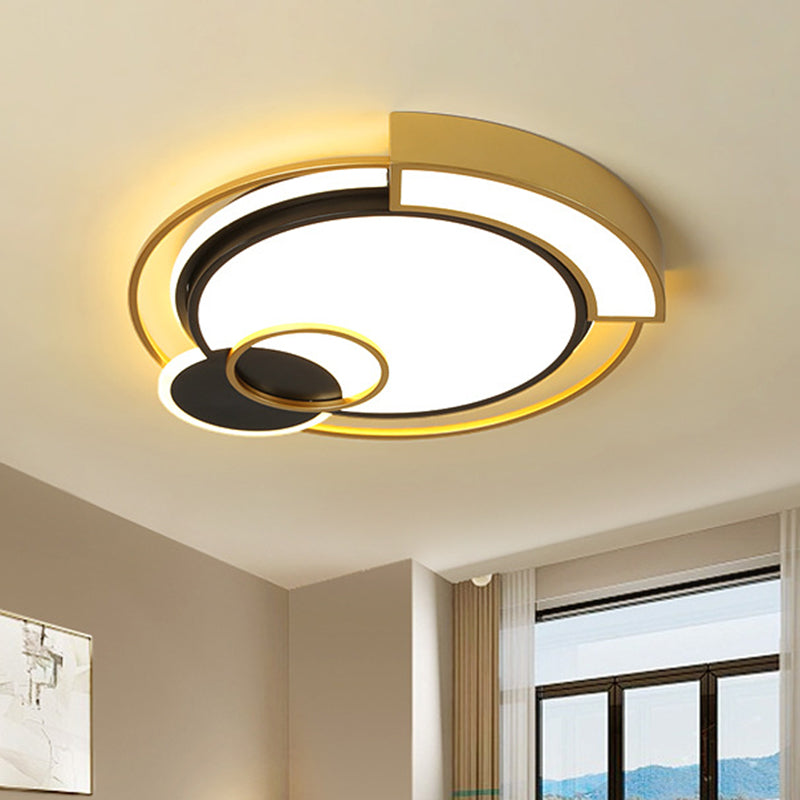 Minimalist Circle Flush Light Fixture Metal 16"/19.5" Width LED Bedroom Close to Ceiling Lamp in Black and Gold
