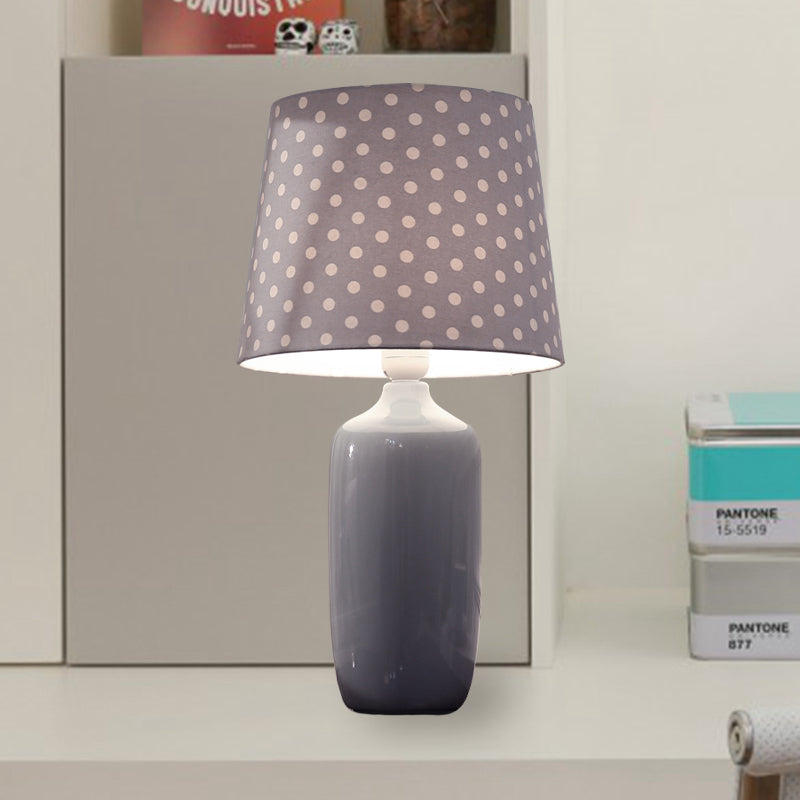 Mesa nocturna de 1 cabeza de dormitorio Modernismo Pink/Blue/Verde Iluminación de mesita de noche con sombra de tela cónica