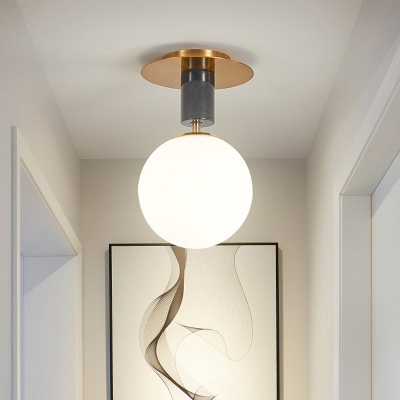 Matglazen bolvormige inbouwverlichting Minimalistisch 1/2-licht plafondgemonteerd armatuur in goud voor slaapkamer