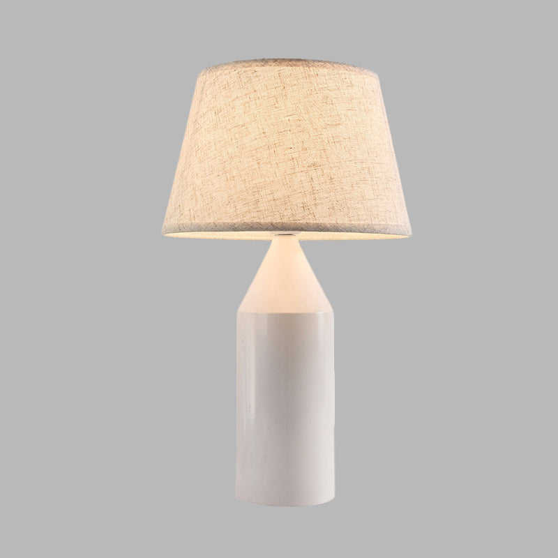 Lampada da comodino metallizzata Pencil Lampada da lettura moderna in tessuto bianco a 1 testa per camera da letto