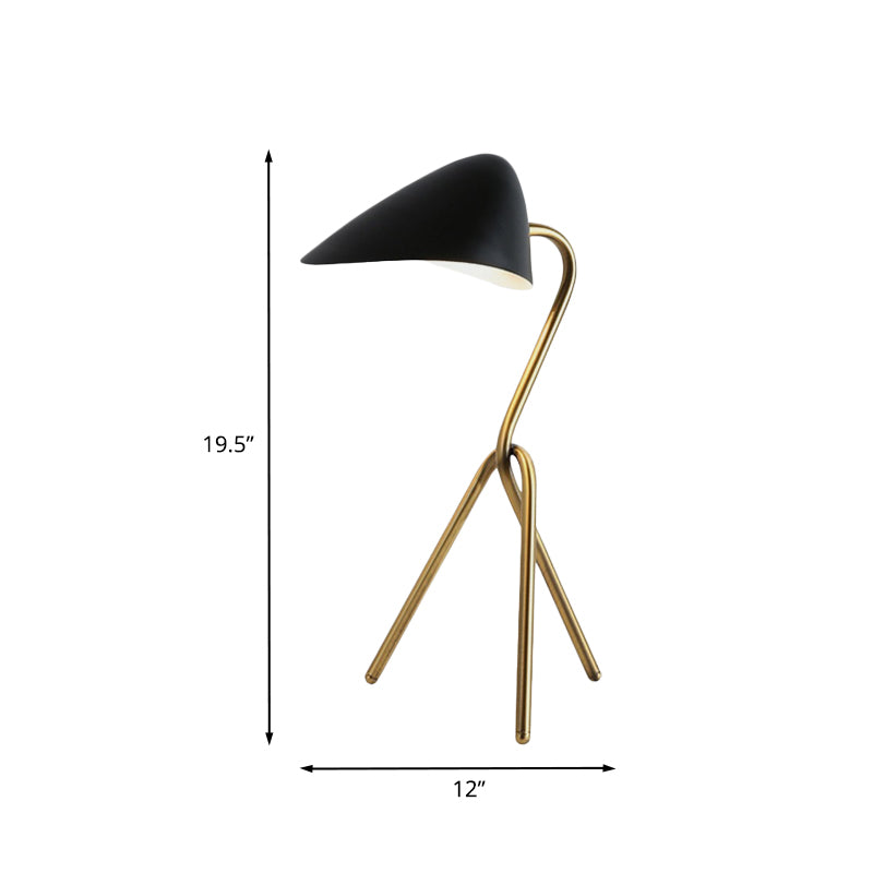Abstract bureaulamp post modern metallic 1 licht zwart en messing creatieve tafellamp voor slaapkamer