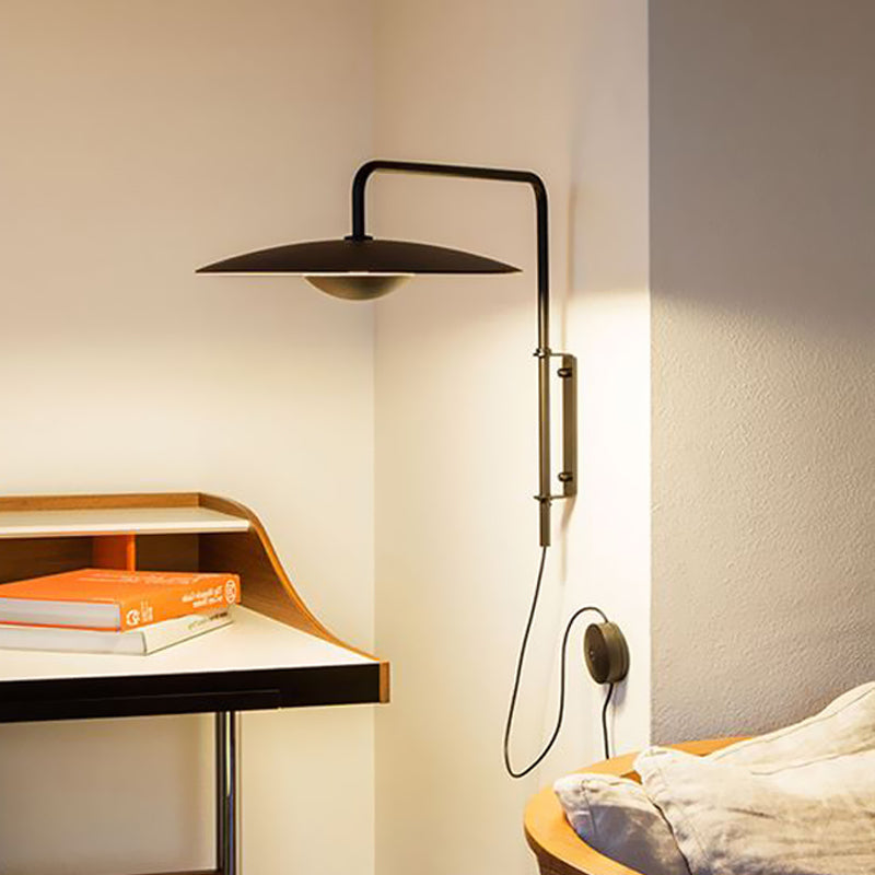Flache Scheibe Eisenwandleuchten Licht Modernismus Schwarz/helles Holz LED -Wandhalterung in Weiß/warmes Licht mit Stecker in Kabel