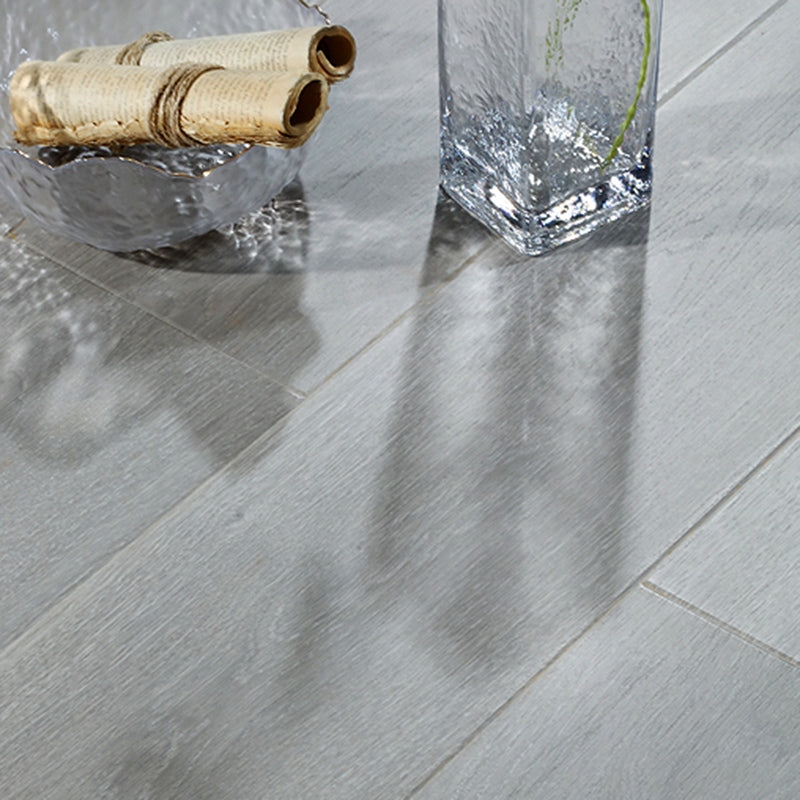 Traditional Flooring Planks Solid Wood Water Resistant Click Lock Wooden Floor