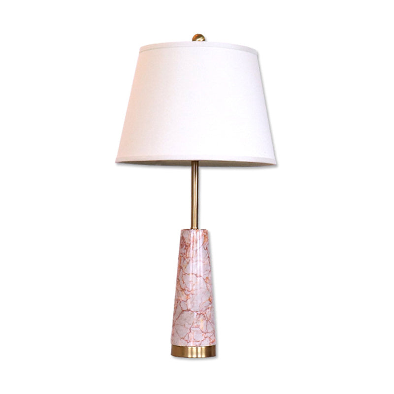 Lampe de table de nuit conique en marbre moderniste à 1 tête rouge avec abat-jour en tissu blanc