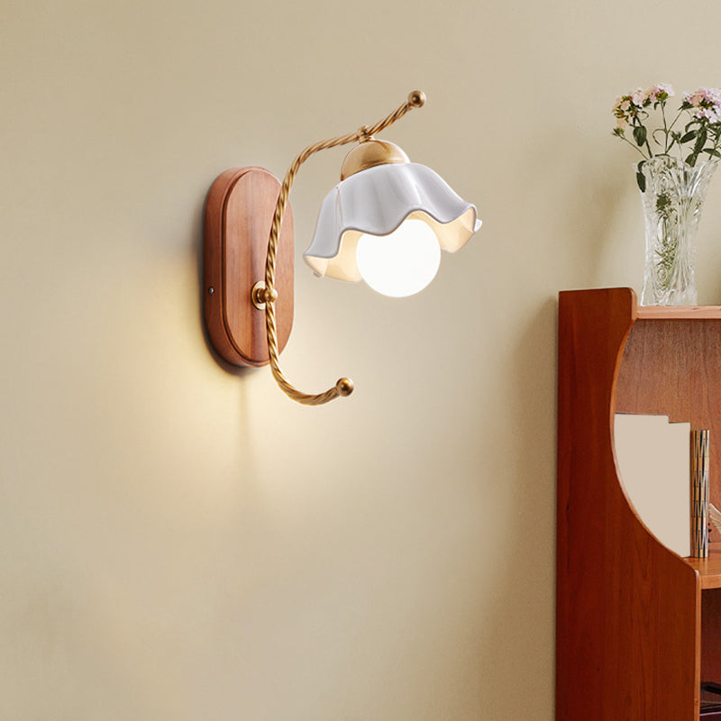 Modern Simple 1-Light Vanity Lamp Wooden Base Vanity Light in White