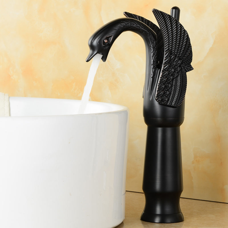 Traditional Wide Spread Bathroom Faucet 1-Handle Lavatory Faucet