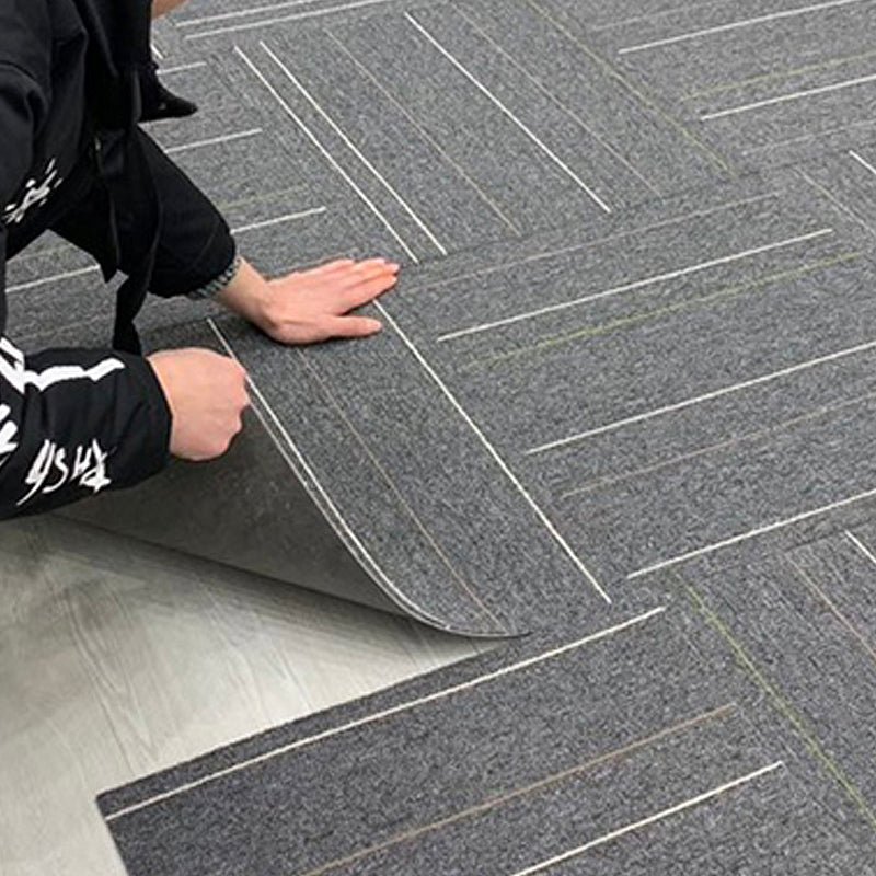 Modern Carpet Tiles Self Adhesive Multi Level Loop Fade Resistant Carpet Tile