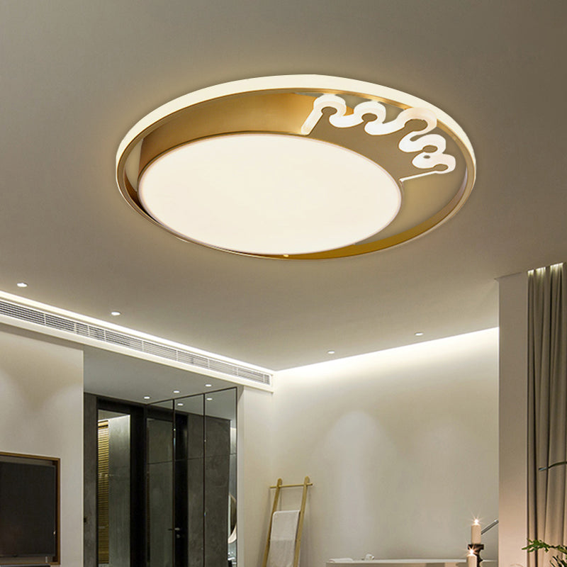 Crown/V-Shaped Acrylic Ceiling Mount Kids Style LED Golden Finish Flushmount Light for Living Room