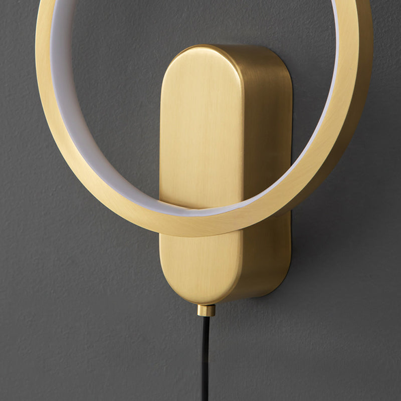 Contemporary 2-Light Wall Mounted Sconce Metal LED Wall Light in Black / Gold Finish