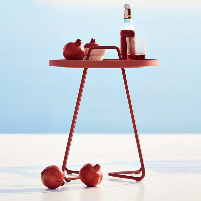 Modern Style Round Side Table Aluminum Rust Resistant Patio Table
