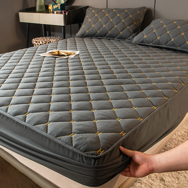Polyester Quilted Fitted Sheet Plain Breathable Fade Resistant Soft Fitted Sheet Set