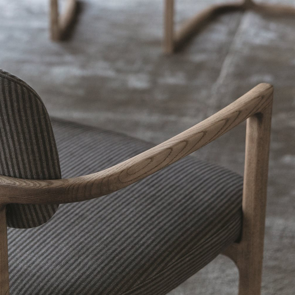 Nordic Style Arm Chair Solid Wood Open Back Dining Chairs for Dining Room