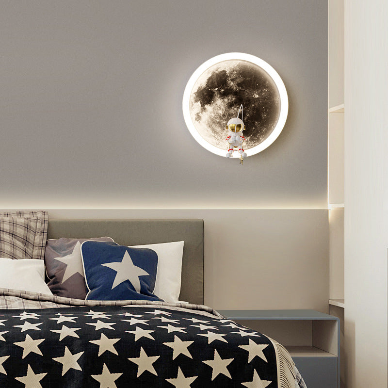 Contemporary Astronaut Wall Light Fixture Creative Wall Light Sconce for Sitting Room