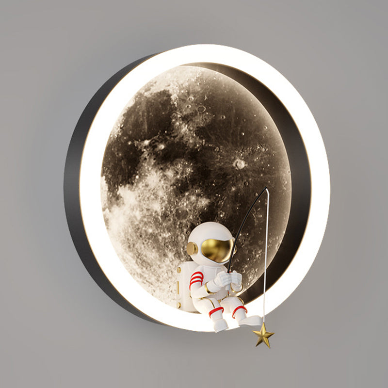 Contemporary Astronaut Wall Light Fixture Creative Wall Light Sconce for Sitting Room