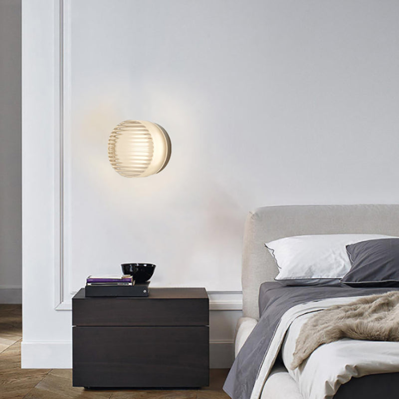 Single Modernism Wall Mounted Sconce Polished Acrylic LED Wall Light for Bedroom