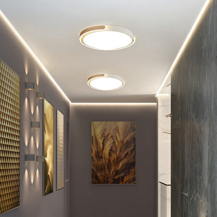 Modern Metal LED Flush Mount Circle Shape Ceiling Lamp with Acrylic Shade for Living Room